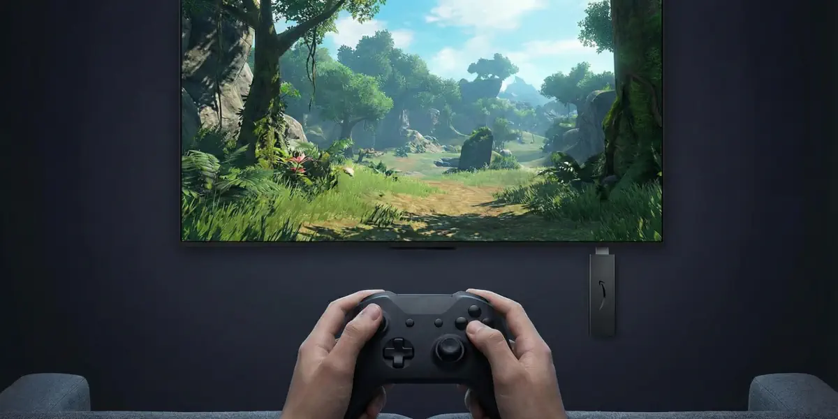 GeForce Now auf dem Amazon Fire TV – Illustration aus der Ego-Perspektive mit Controller in der Hand